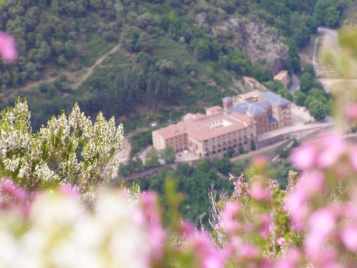 Monasterio De Santa Maria De Valvanera Anguiano Kültér fotó