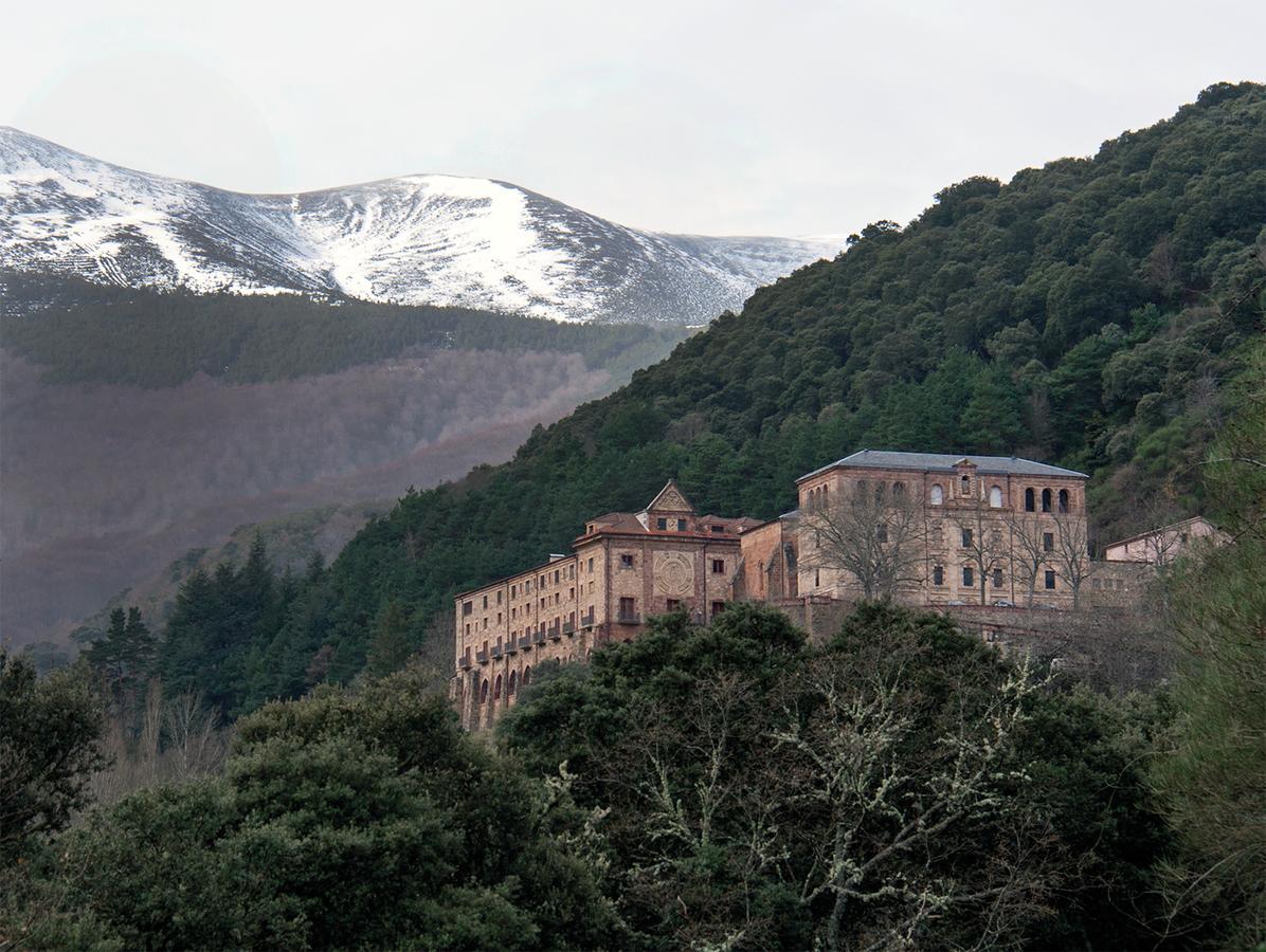 Monasterio De Santa Maria De Valvanera Anguiano Kültér fotó